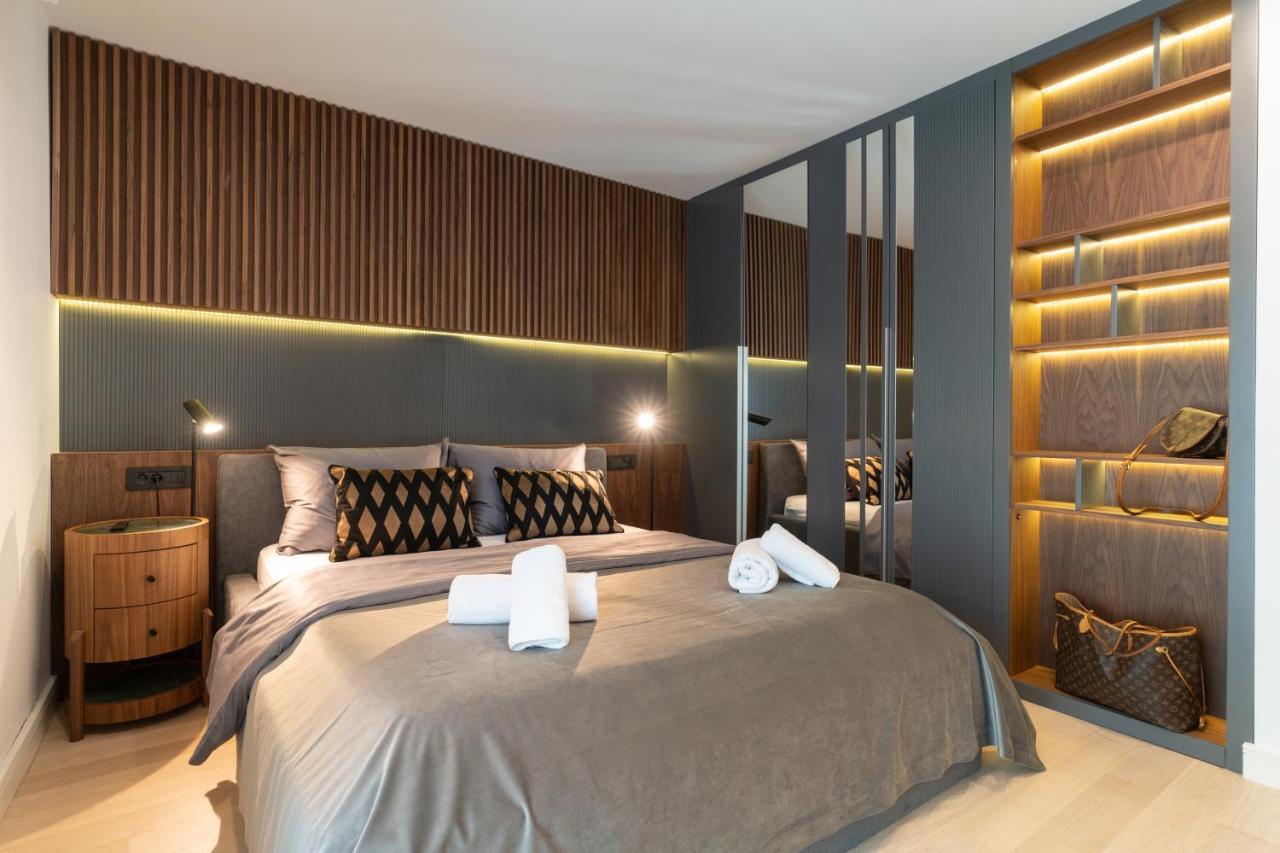 Ez Luxury Living Apartment Ровин Екстериор снимка