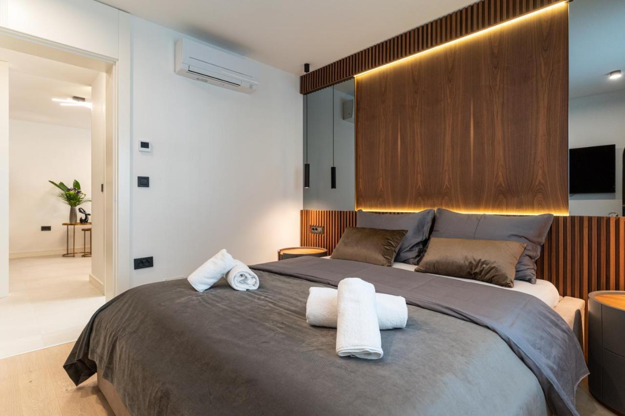 Ez Luxury Living Apartment Ровин Екстериор снимка