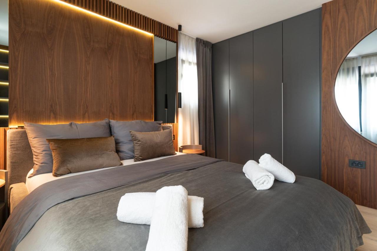 Ez Luxury Living Apartment Ровин Екстериор снимка